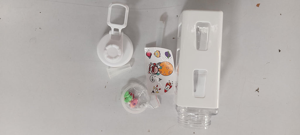 Cute 700ml Water Bottle with Lid and Straw